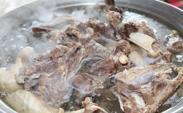 羊肉贩子透露买羊肉要学会看这4个地方挑的羊肉新鲜好吃