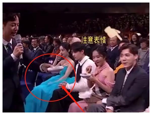 何炅为李云迪送小吃我却只留意到谭松韵跟李易峰的眼神