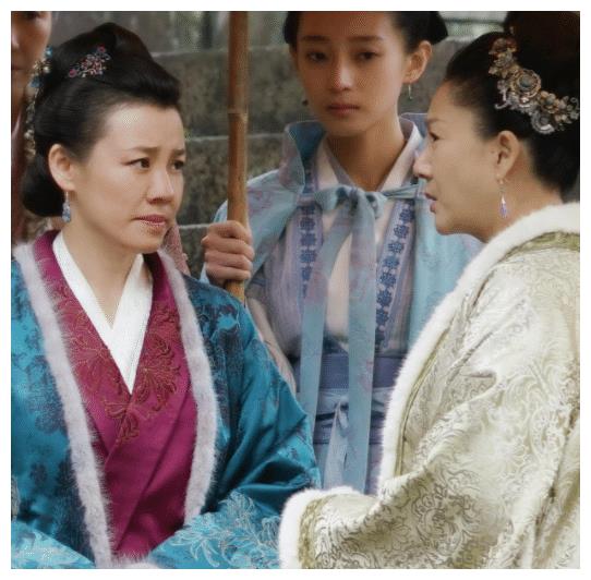 她因丑被著名导演抛弃,曾恨嫁相亲数百次,