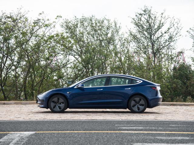 国产Model3长续航后驱版车型上市售33.905万起