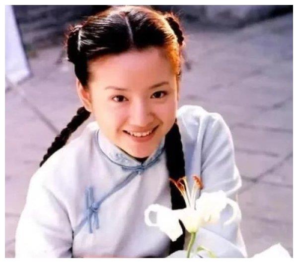 董洁开启霸屏模式，搭档韩栋挑战民国剧，扮相再现当年冷清秋