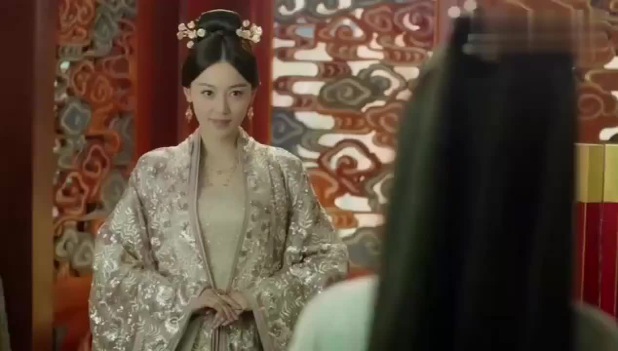 素锦在白浅面前耍大牌,谁料白浅是青丘女帝,霸气全怼