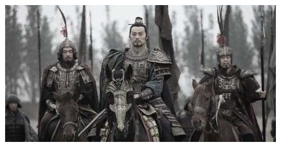 古代将军身着披风,仅仅只是为了帅吗?其实有更大的作用