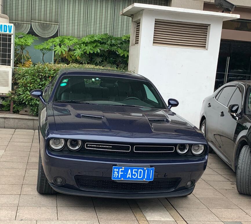 南通港闸区实拍道奇挑战者SRT，气场不输超跑！