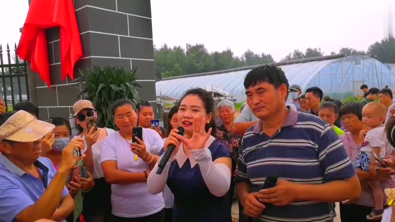 朱楼村出新规叫停组团围观大衣哥:记者和粉丝不得干扰他人正常生活