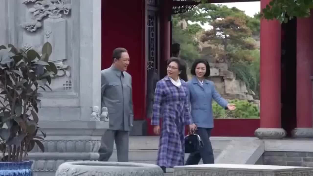 外交风云:领袖邀请法国总统戴高乐访华,看他是如何评价戴高乐的