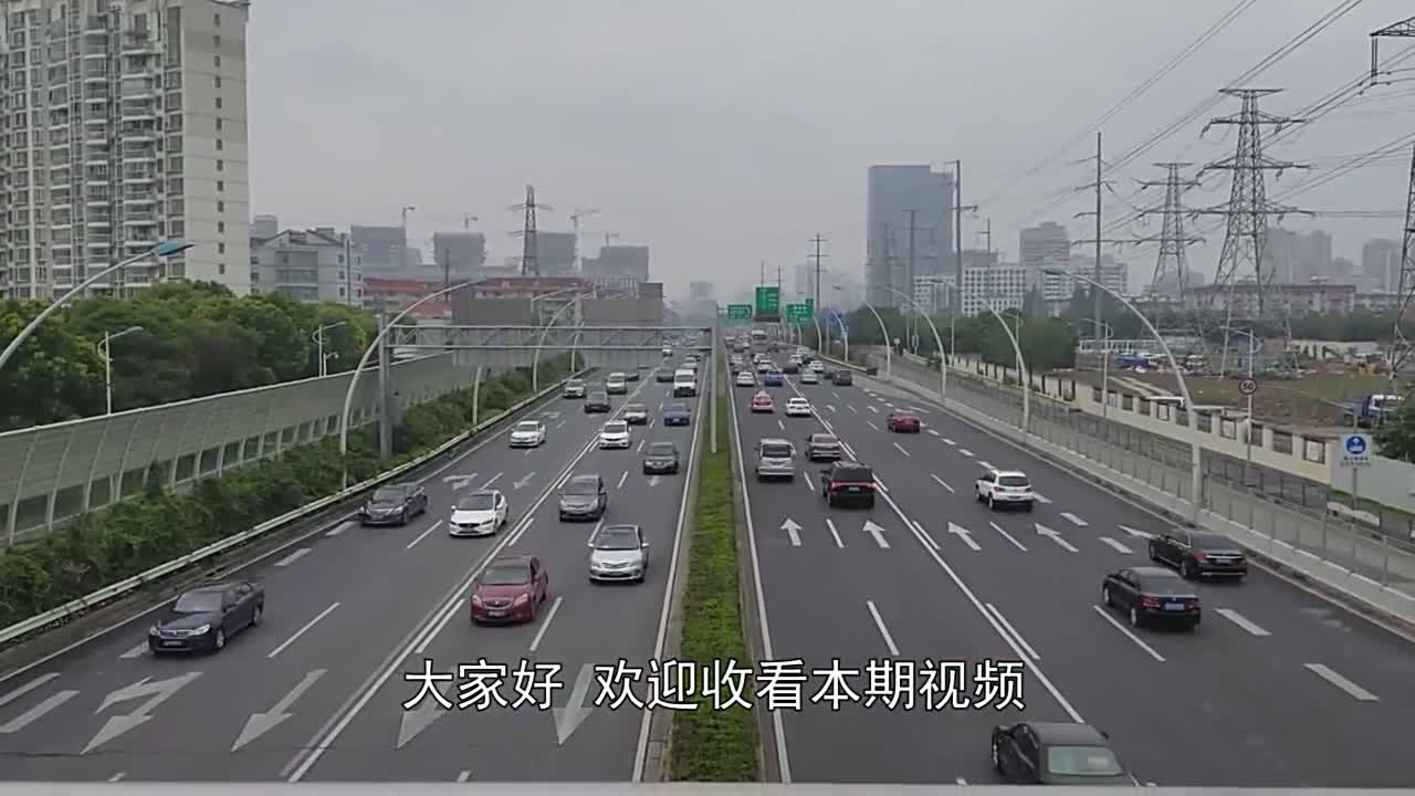 国内首台迈巴赫SUV到港，比劳斯莱斯还贵，底盘超高，自带敞篷