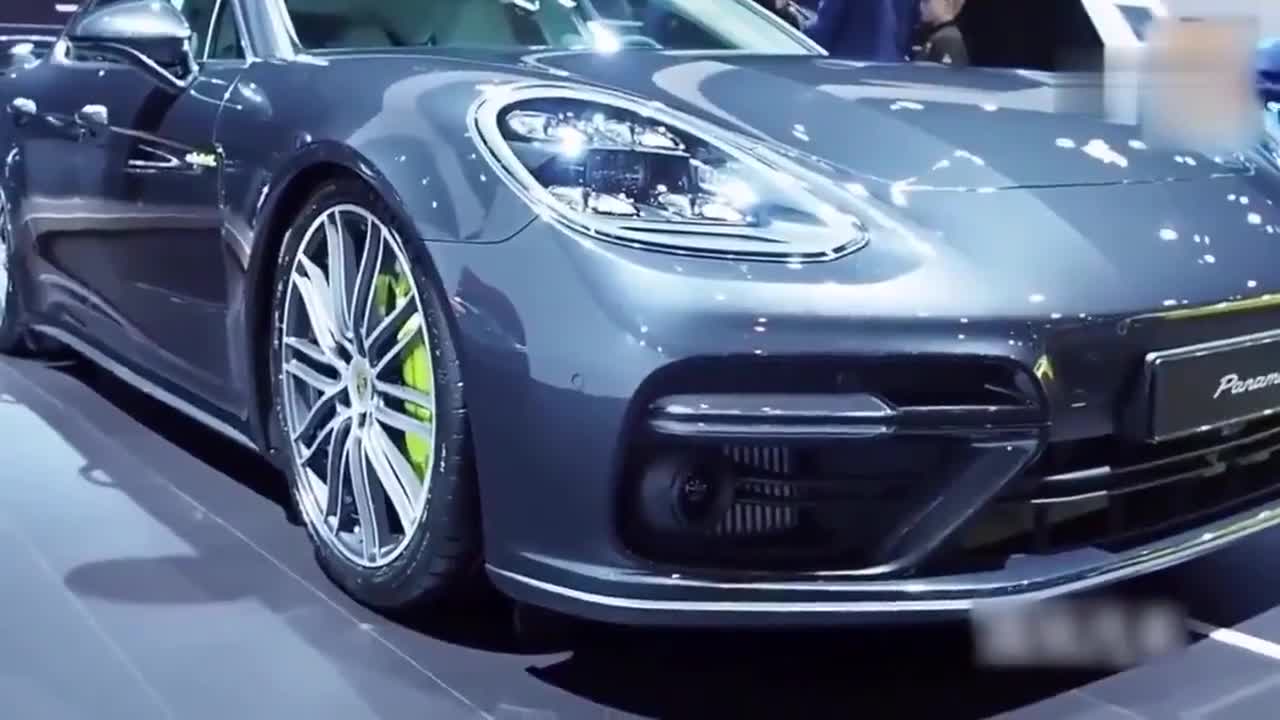 实拍新款保时捷，极尽奢华之感，顶级轿跑当之无愧