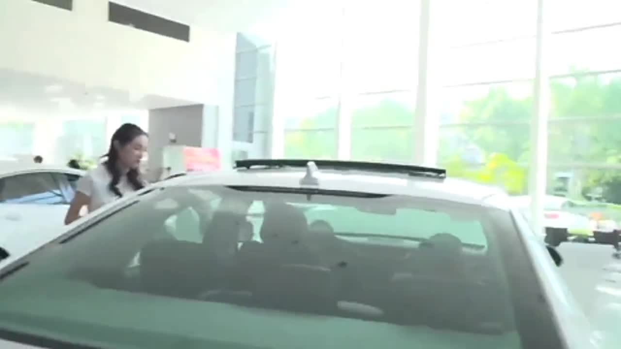 全新豪华家用轿车来了！内饰配置太贴心，奥迪A6L都不惧！