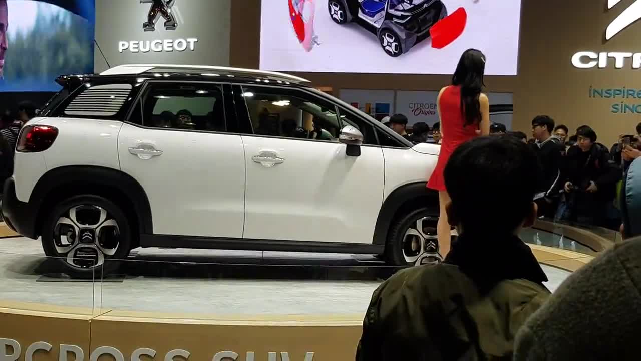 韩国首尔国际车展标致汽车展台红色连衣裙美女模特超清饭拍秀