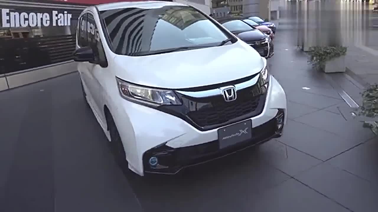 实拍本田“面包车”Freed，号称“飞度升高版”，感觉如何