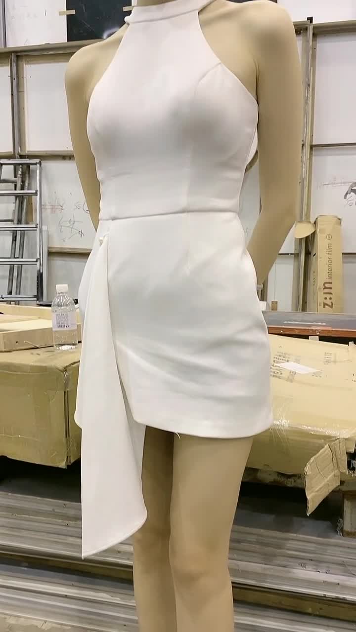 1.8米高车展一姐…有颜值有身材。…