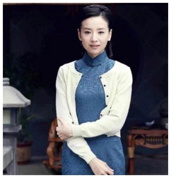 董洁开启霸屏模式，搭档韩栋挑战民国剧，扮相再现当年冷清秋