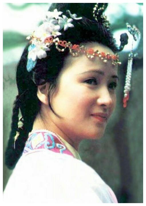 导演谢铁骊在观看完《西游记》之后,也看重了潜质非凡的何晴,而后何晴