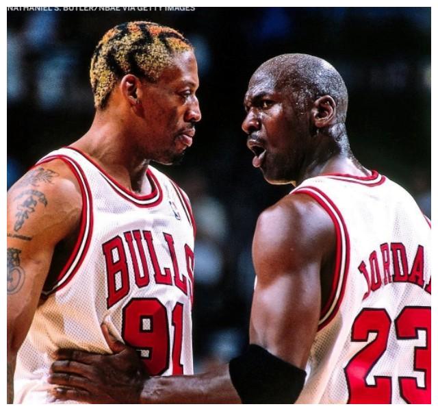 nba壁纸:罗德曼炫酷发型,你能驾驭的了?