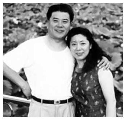 关牧村:被小6岁的前夫家暴,45岁带着孩子改嫁高官