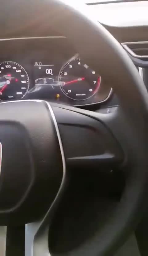 荣威RX3空间怎么样？车主实拍值得