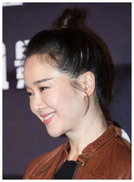 左小青42岁风韵犹存女儿长得像妈妈嫁大20岁富豪生活幸福