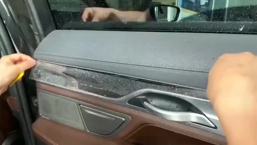 爱车养护，细节必须做到位。