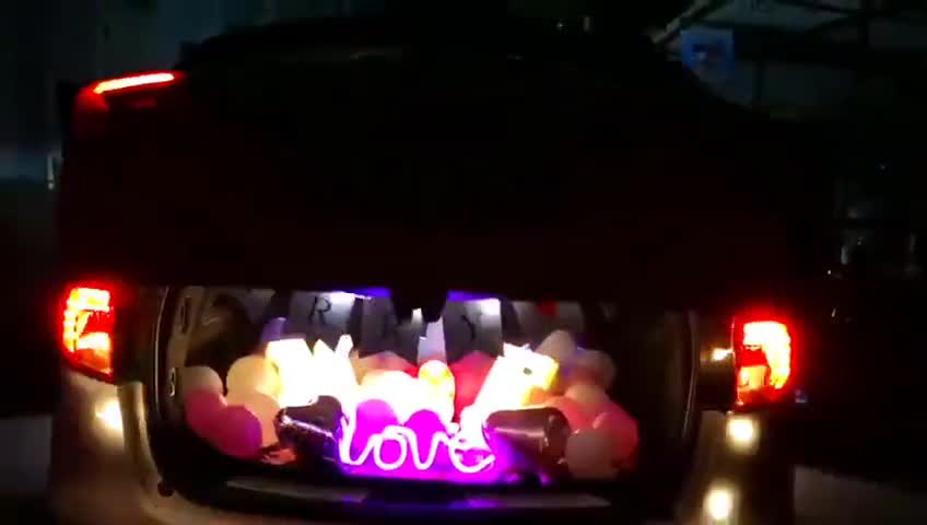 新款浪漫惊喜后备箱一满满的爱