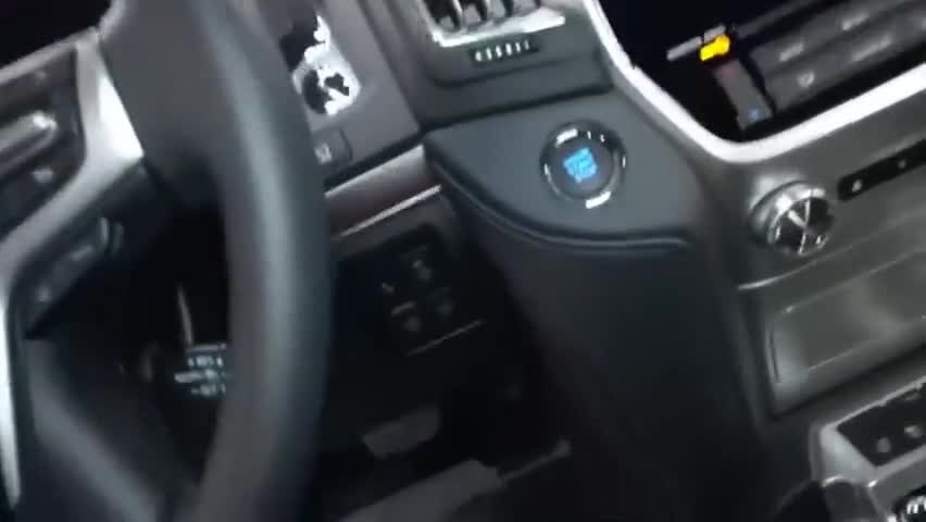 新款丰田兰德酷路泽