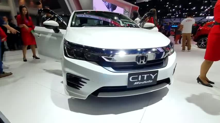 新车展示，2020款本田锋范和2020款日产阳光对比实拍