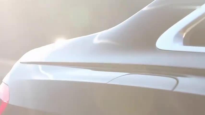 2020的全新款奥迪S8“暴打”奔驰，宝马？你说算!