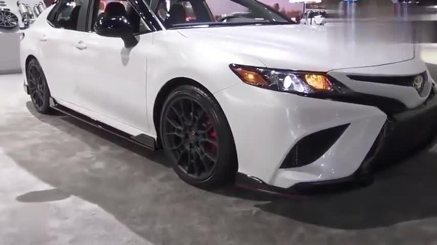 2020款全新丰田凯美瑞