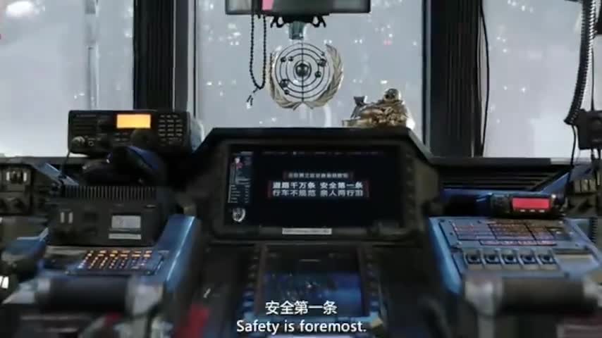 刹车油门同时踩下去会发生什么老外测试，看刹车盘结果就知道了