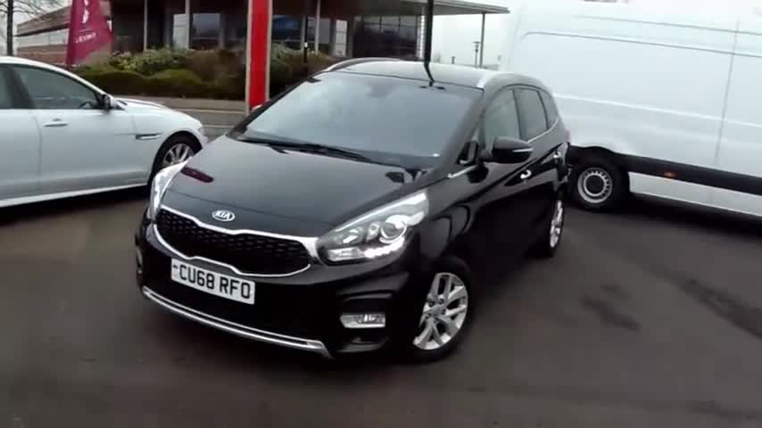 家用MPV起亚佳乐到店，我看了详细配置，很想拿下它啊