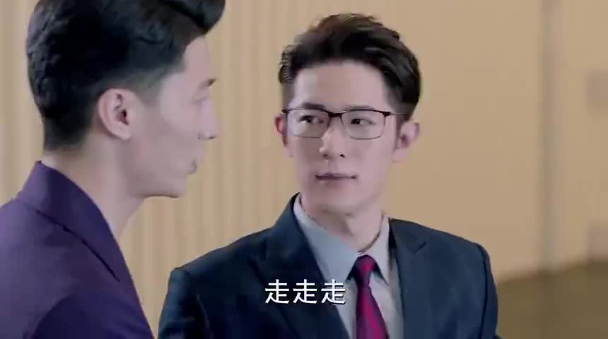 温暖的弦管惕向丁小岱求婚丁小岱很感动开心地接受了管惕