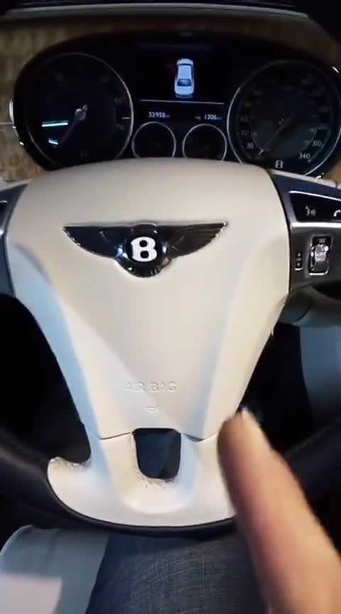 大家好,下面我介绍一下这台新款比亚迪