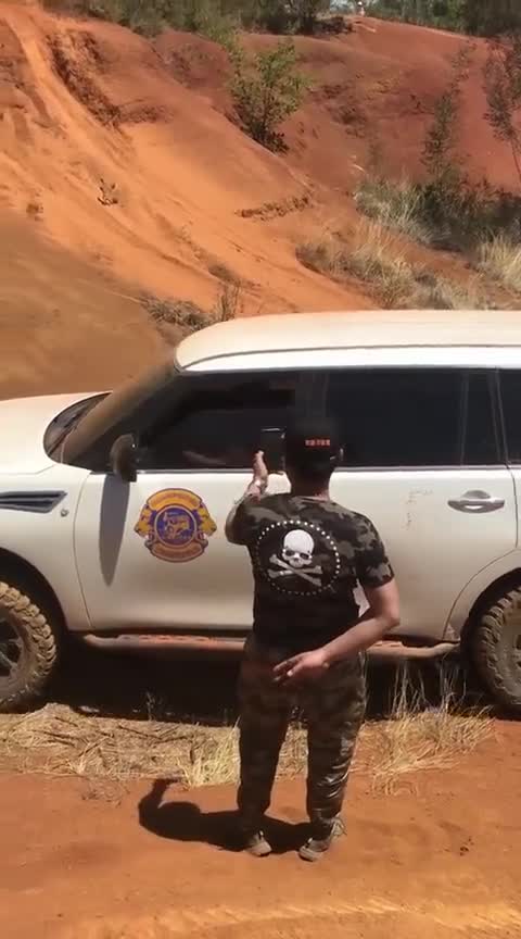 坡虽然短，但是很陡，日产途乐差