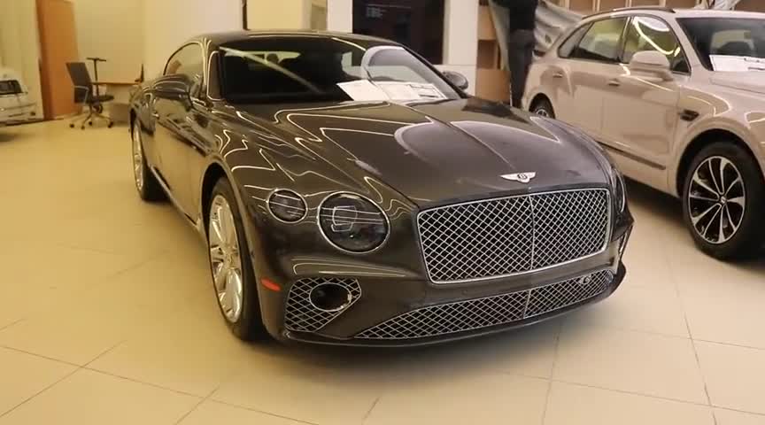 2020款宾利欧陆GTV8，外观和内饰实拍