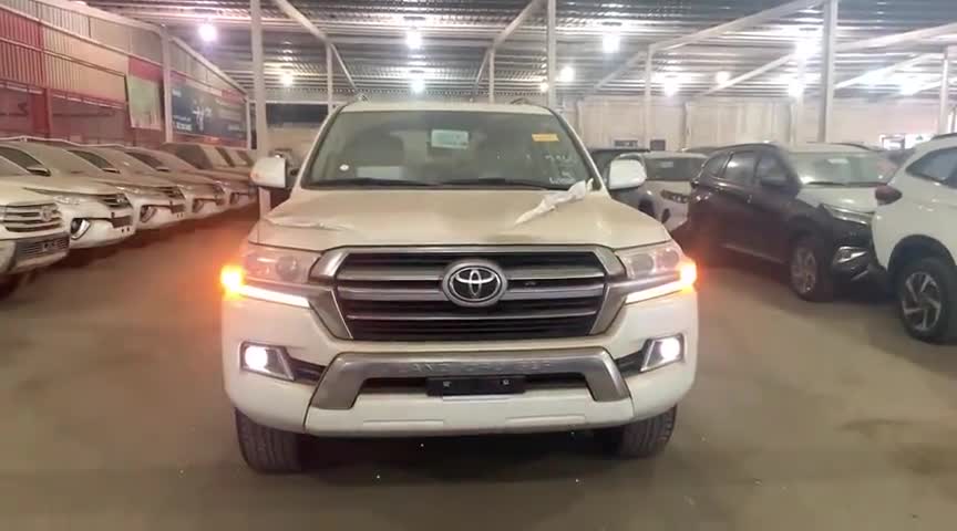 2020款丰田兰德酷路泽GX-R，外观和内饰实拍