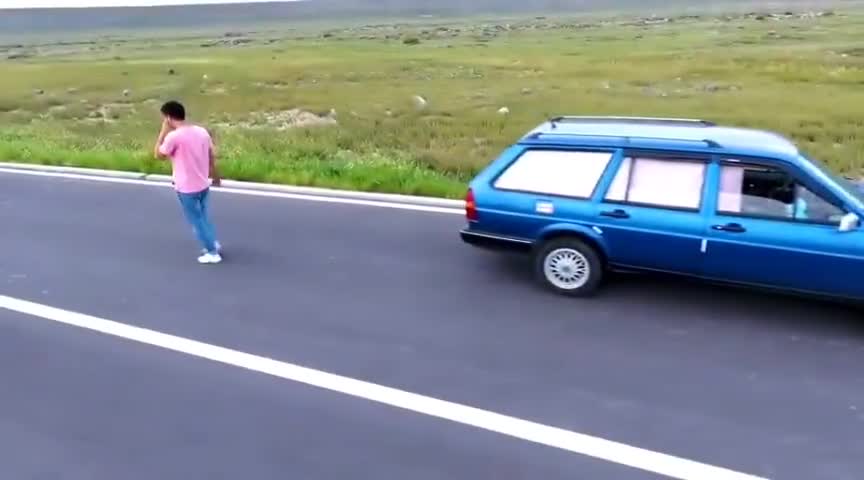 桑塔纳旅行车开桑旅的Alshakvv.