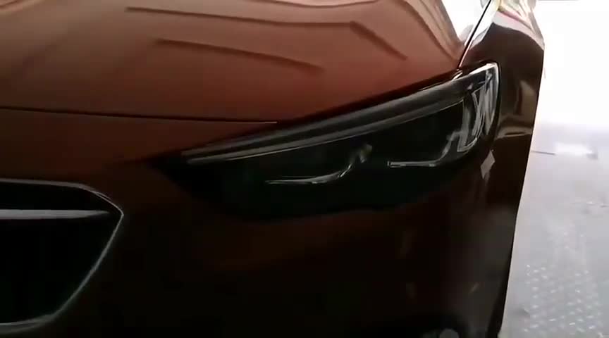 新款君威一抹蓝全LED大灯君威一抹