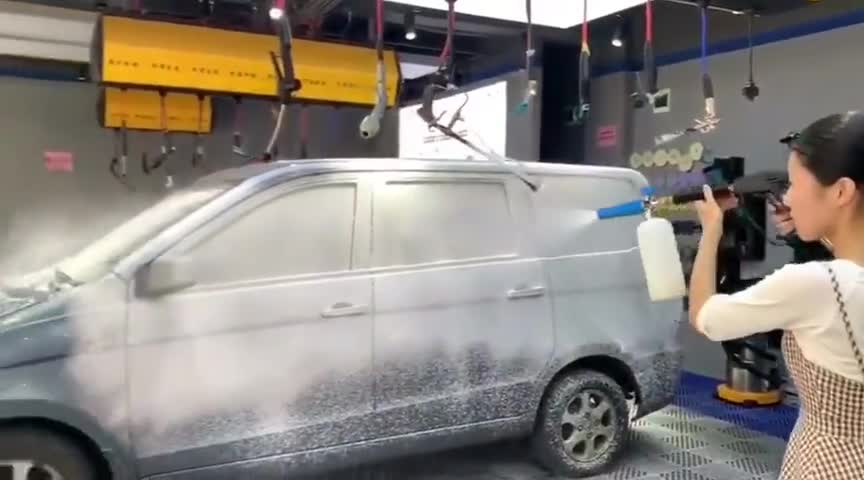 养护爱车做清洁