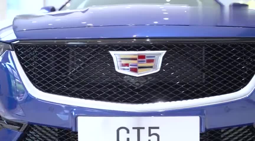 雾灯区域酷似獠牙，运动版极具攻击性，实拍凯迪拉克CT5外观