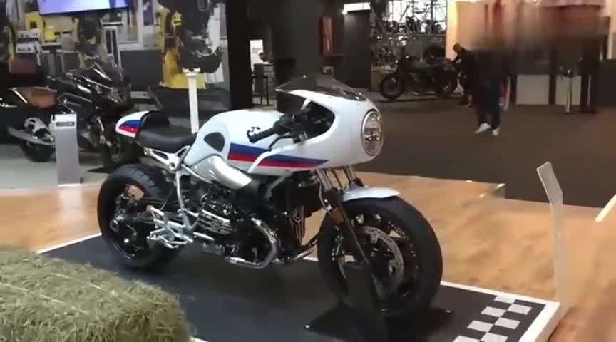 实拍摩托展上的宝马“拿铁”，几个版本都在这里，相当酷！