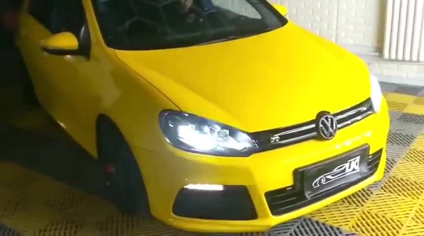 小钢炮高尔夫R！原车经典蓝改葵花黄！