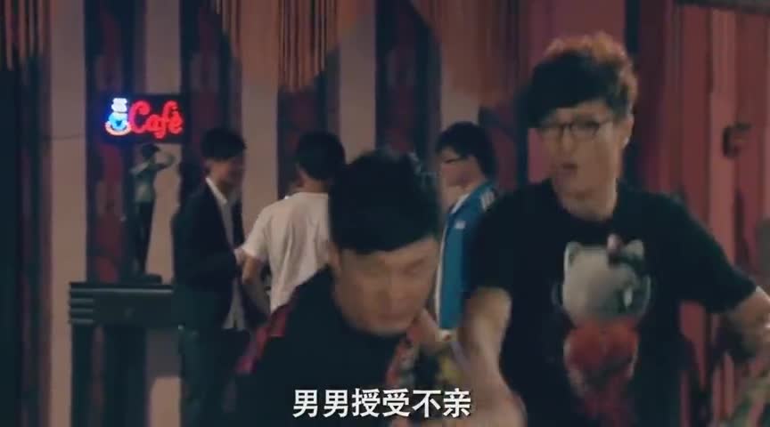 关谷气炸了 为您推荐: 爱情公寓:曾小贤为了证明自己的清白,上演了一
