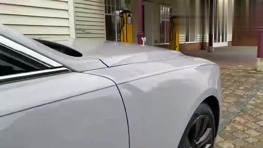 终于等来了，2021款劳斯莱斯古斯特，升起车标那刻，才是霸气开始