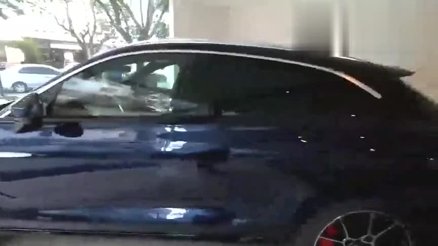 2021款阿斯顿马丁DBX到店实拍