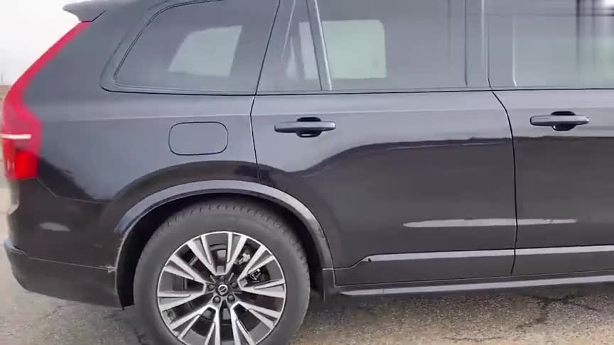 2021款沃尔沃XC90全方位实拍，颜值高空间大，还想着奥迪Q7吗？