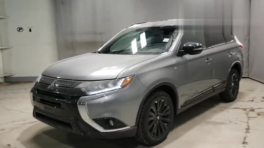 2021款三菱欧蓝德到货实拍，按下钥匙打开后备箱，不要太喜欢了