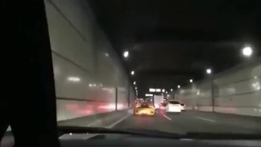 实拍改装超跑集体出街，闪亮的灯光亮瞎我的眼