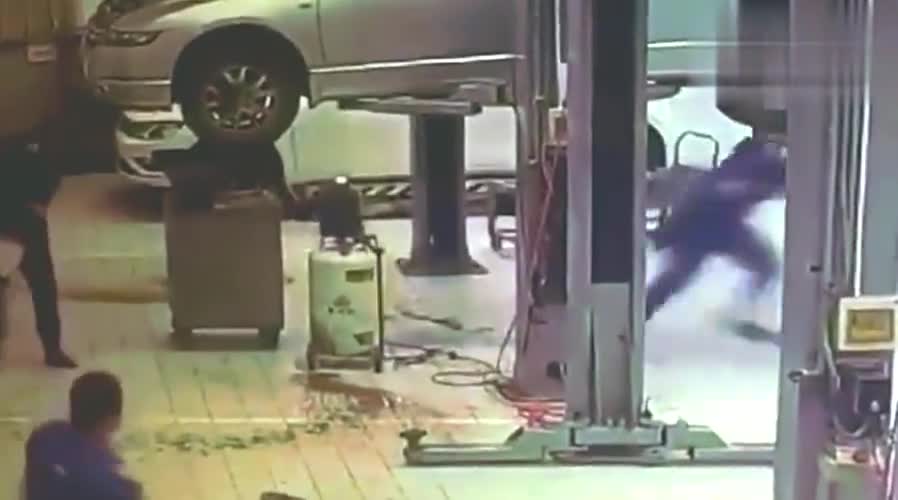 去4S店维修保养，不让客户进车间有原因的