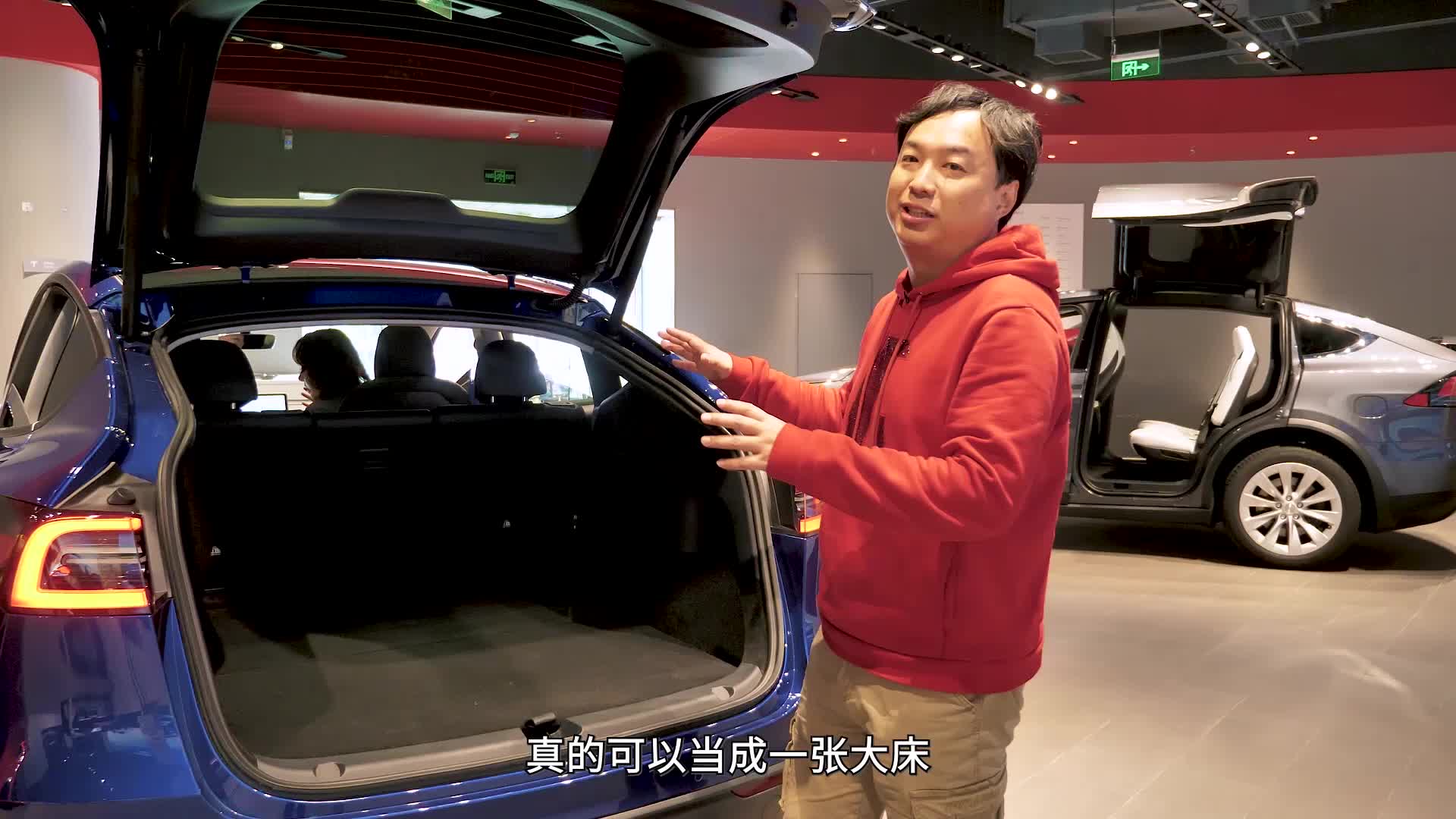 连夜退订比亚迪汉？国产特斯拉Model Y到店解析，33万出头真值吗