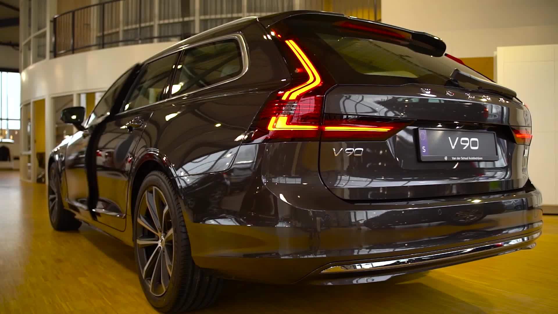 2021款沃尔沃V90 T6，安全性一流的旅行车，内外部高清鉴赏